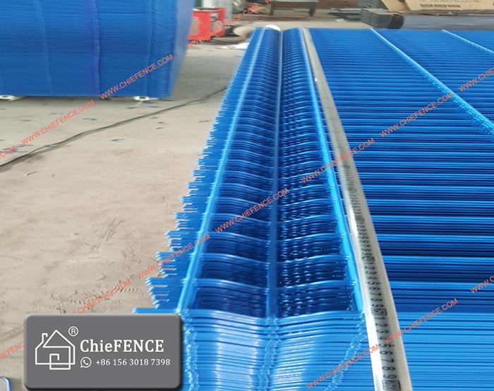 Blue color welded mesh fence