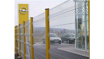 Are Galvanized Welded Wire Mesh Fence Panels Used Differently in Different Fields?