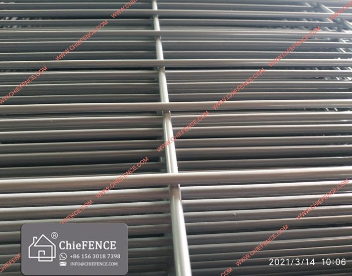 welded mesh fence photos