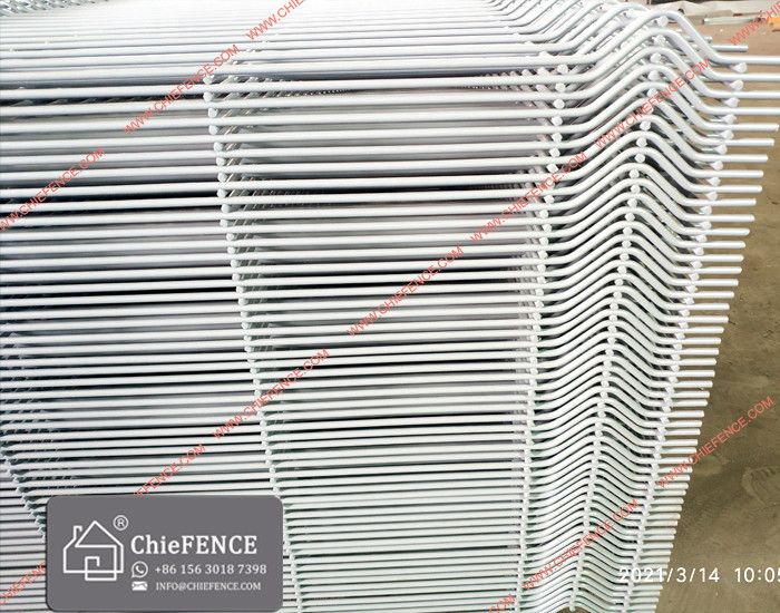 welded mesh fence photos